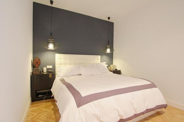 2 bedrooms apartment for rent in Palacio, Spain - Image 8