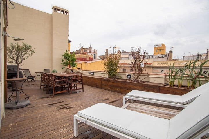 1 bedroom house for rent in Ciutat Vella, Spain - Image 12