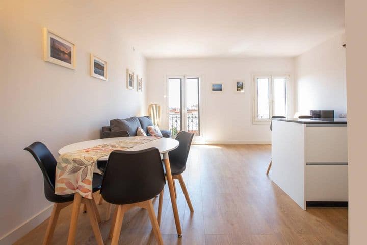 1 bedroom apartment for rent in Sant Marti, Spain - Image 6