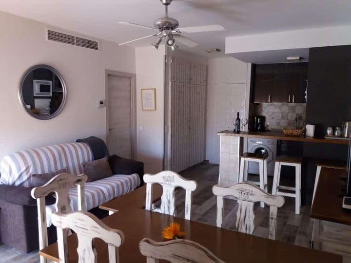 2 bedrooms apartment for rent in Benalmadena Pueblo, Spain - Image 2