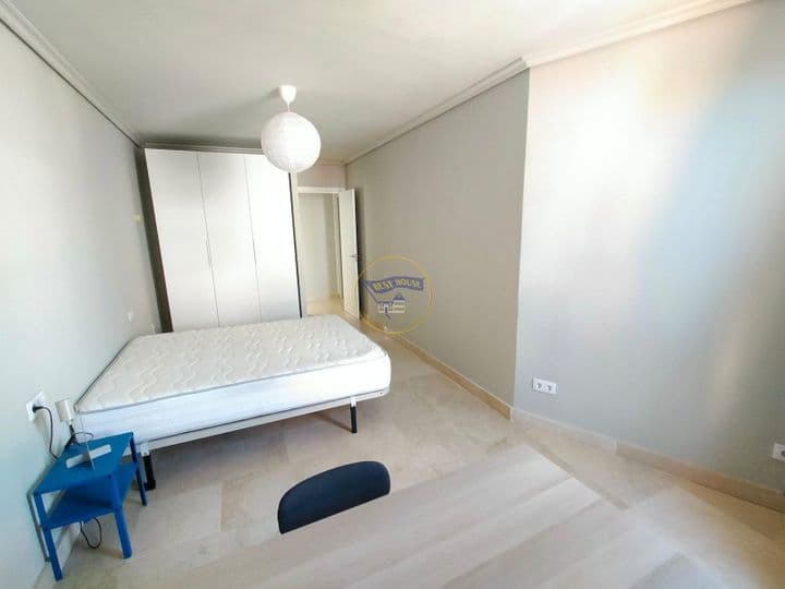 4 bedrooms apartment for rent in Vigo, Spain - Image 12