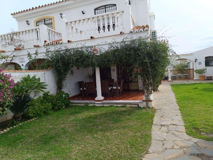 2 bedrooms house for rent in La Cala de Mijas, Spain - Image 2