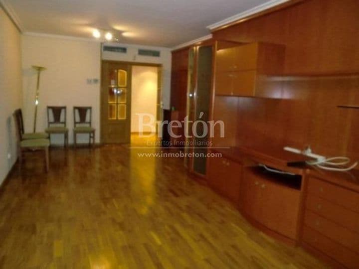 3 bedrooms apartment for rent in Universidad, Spain - Image 3