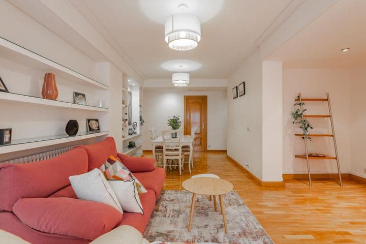 4 bedrooms apartment for rent in Pamplona, Spain - Image 4