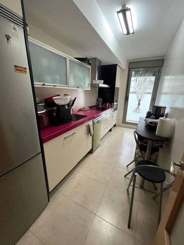 3 bedrooms apartment for rent in Zaragoza, Spain - Image 5