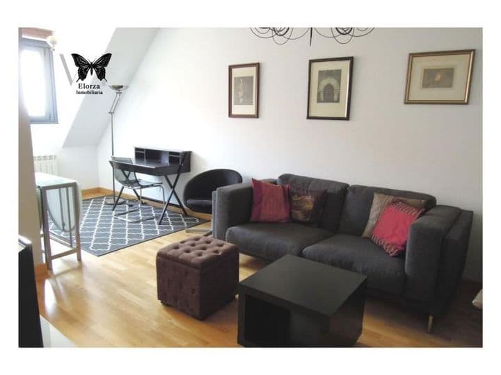 1 bedroom apartment for rent in Oviedo, Spain - Image 3