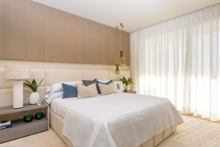 1 bedroom apartment for sale in Benahavis, Spain - Image 3