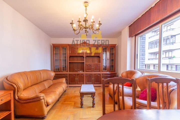 3 bedrooms apartment for rent in Vigo, Spain - Image 2