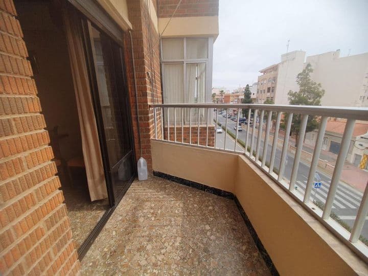 3 bedrooms apartment for rent in Centro, Spain - Image 9