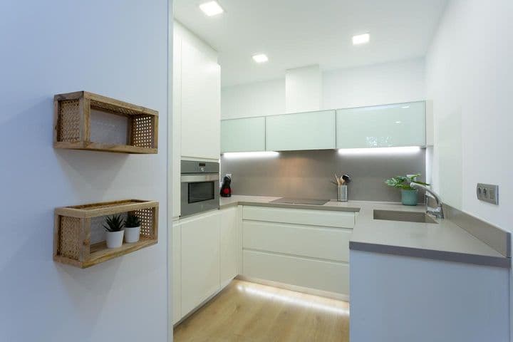 2 bedrooms apartment for rent in Poblenou, Spain - Image 6