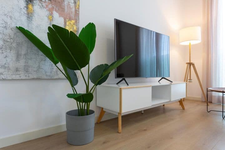 2 bedrooms apartment for rent in Poblenou, Spain - Image 5