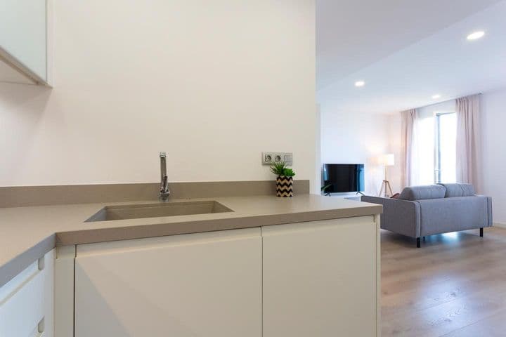 2 bedrooms apartment for rent in Poblenou, Spain - Image 10