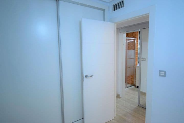 2 bedrooms apartment for rent in Zona Pueblo, Spain - Image 9