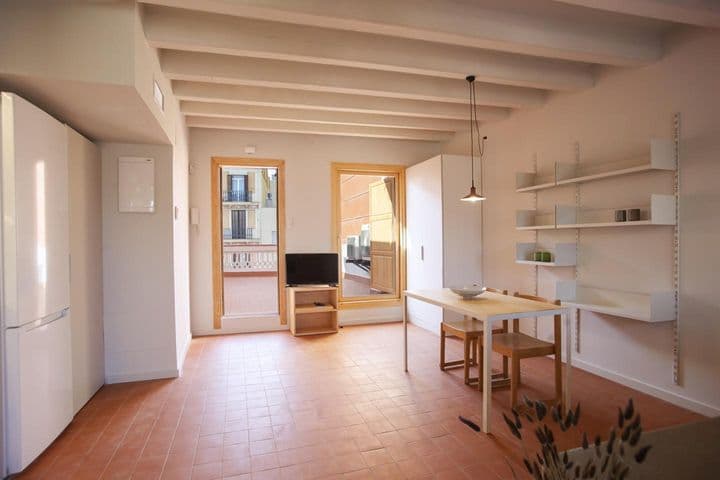 1 bedroom apartment for rent in Poblenou, Spain - Image 2