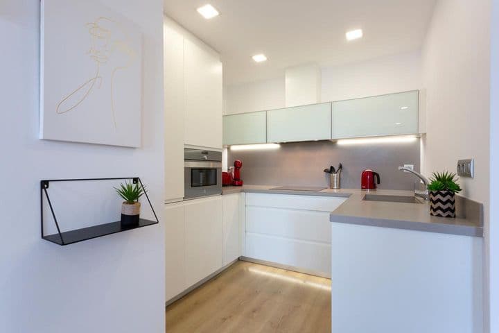 2 bedrooms apartment for rent in Poblenou, Spain - Image 9