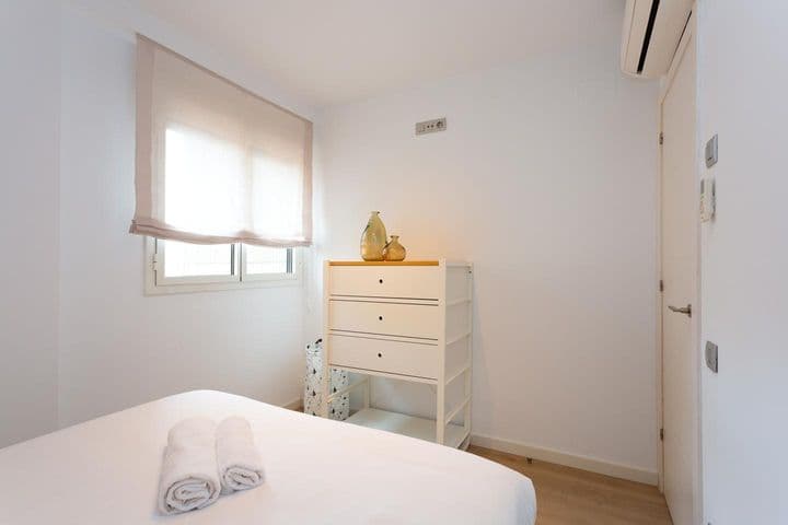 2 bedrooms apartment for rent in Poblenou, Spain - Image 11