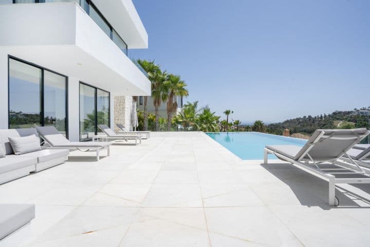 5 bedrooms house for rent in Benahavis, Spain - Image 2