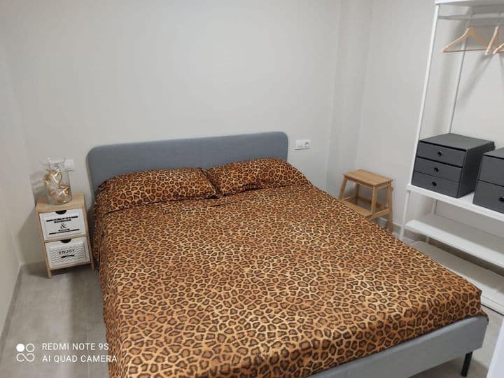 1 bedroom apartment for rent in Bailen - Miraflores, Spain - Image 3