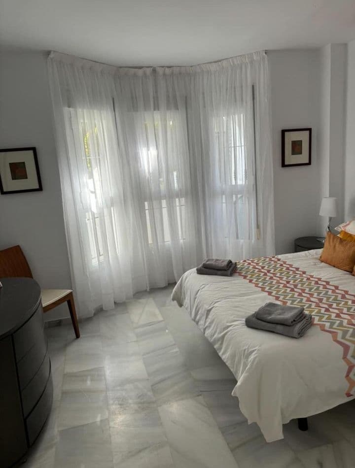 3 bedrooms apartment for rent in Nueva Andalucia, Spain - Image 4