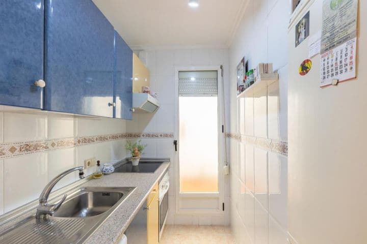 1 bedroom apartment for sale in Centro, Spain - Image 10