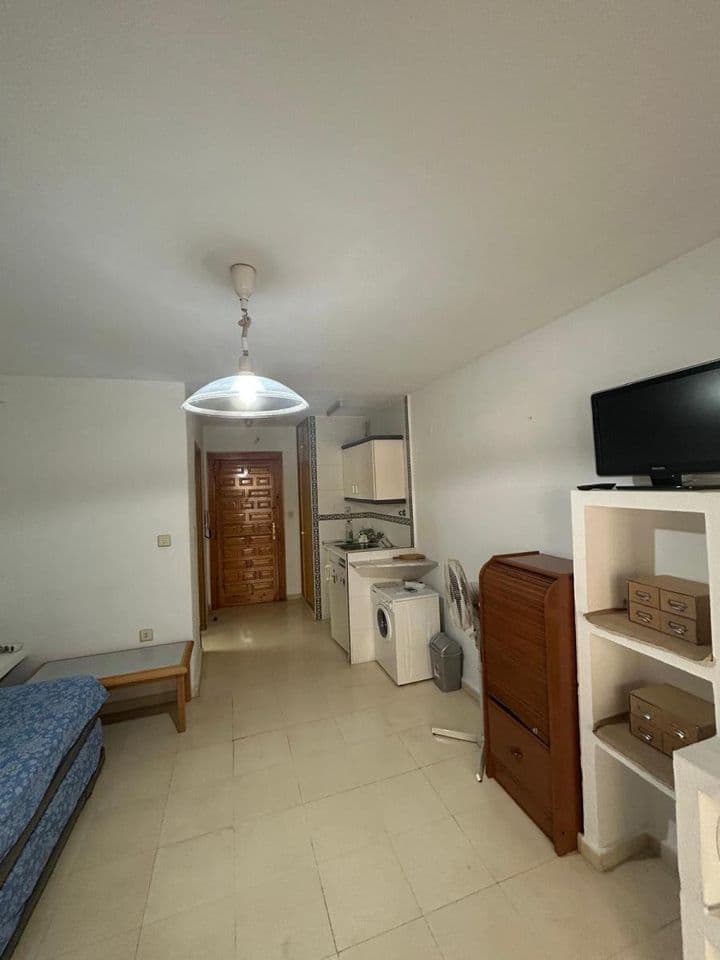 Apartment for rent in Centro-Sagrario, Spain - Image 3