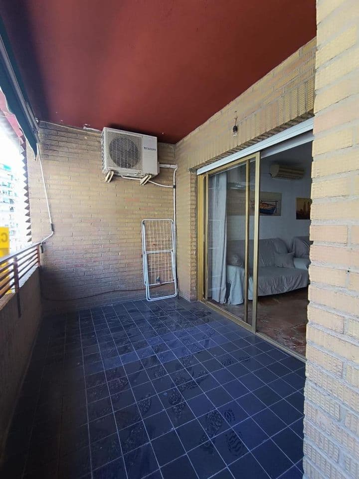 4 bedrooms apartment for rent in Camino de Ronda, Spain - Image 4