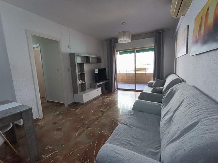 4 bedrooms apartment for rent in Camino de Ronda, Spain - Image 2