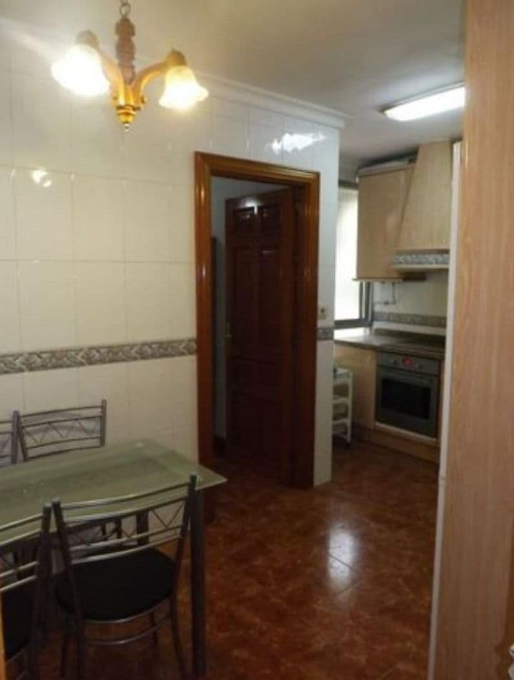 4 bedrooms apartment for rent in Beiro, Spain - Image 2