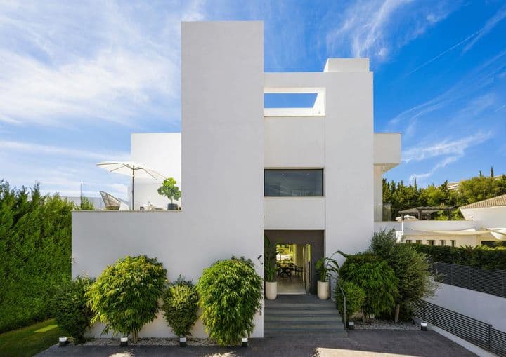 5 bedrooms house for sale in Nueva Andalucia, Spain - Image 2