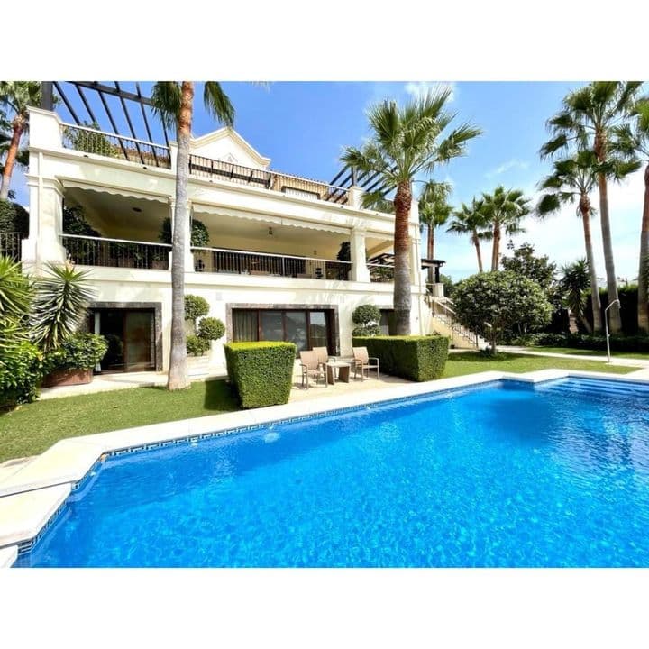 6 bedrooms house for sale in Benahavis, Spain