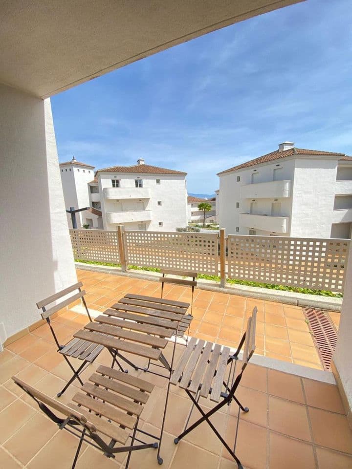 2 bedrooms apartment for rent in Manilva, Spain - Image 9