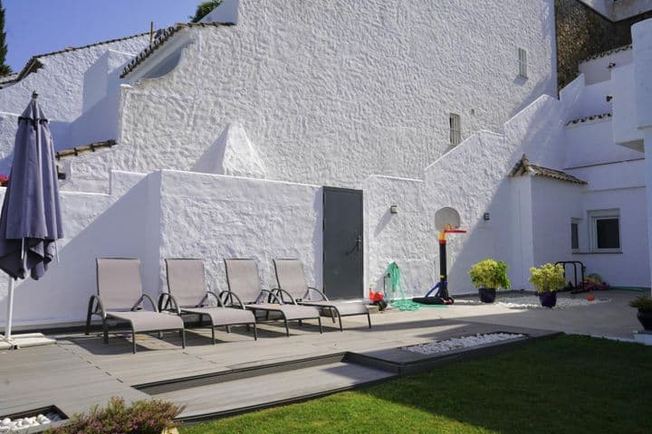 4 bedrooms house for rent in Nueva Andalucia, Spain - Image 11