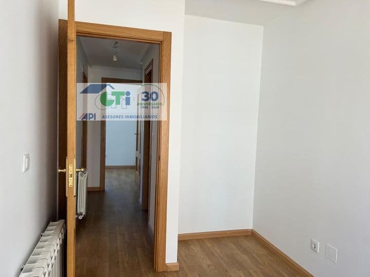 Apartment for sale in Zaragoza, Spain - Image 9