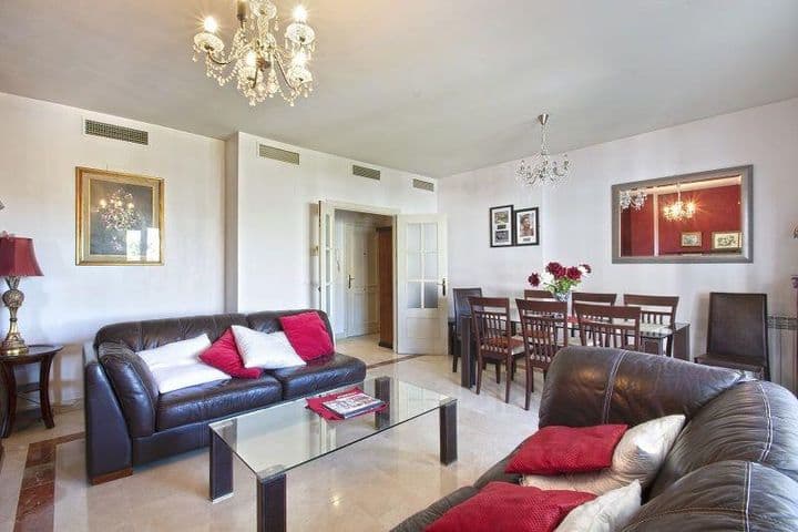 3 bedrooms apartment for sale in Nueva Andalucia, Spain - Image 3