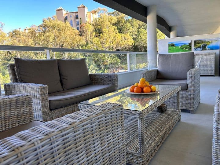 3 bedrooms apartment for rent in Benahavis, Spain - Image 6