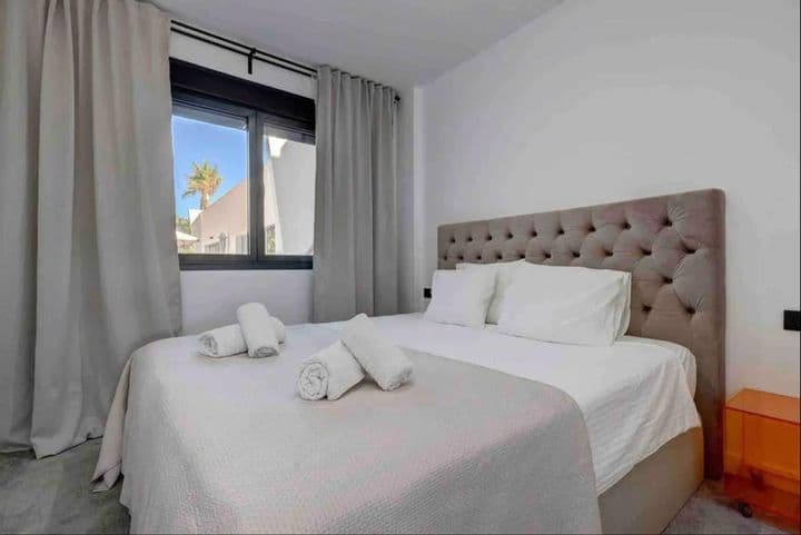 2 bedrooms apartment for rent in Centro, Spain - Image 5