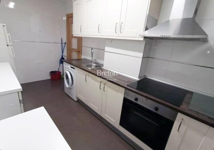 3 bedrooms apartment for rent in Universidad, Spain - Image 10