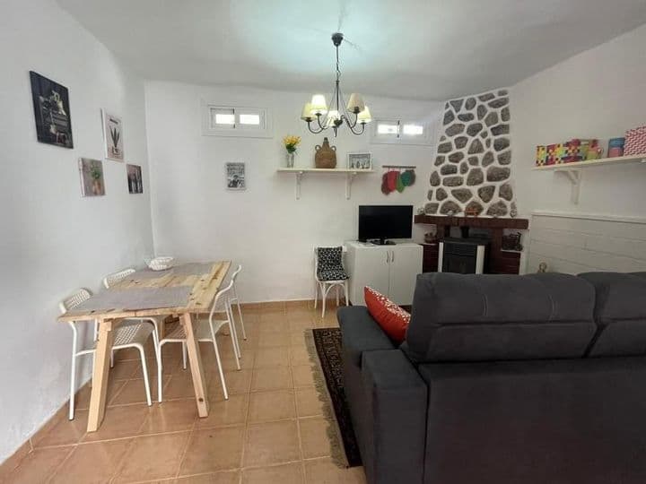 2 bedrooms house for sale in Madrid, Spain - Image 2