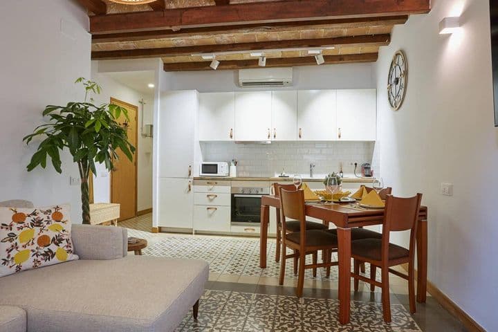 2 bedrooms apartment for rent in Eixample, Spain - Image 2