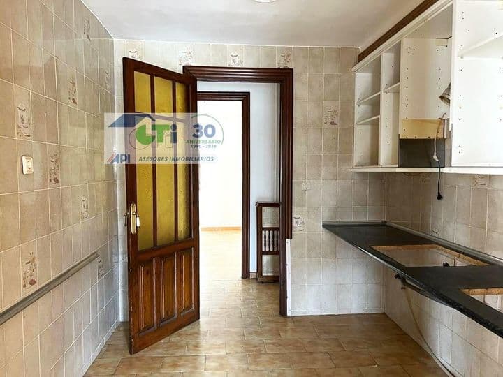 Apartment for sale in Zaragoza, Spain - Image 6