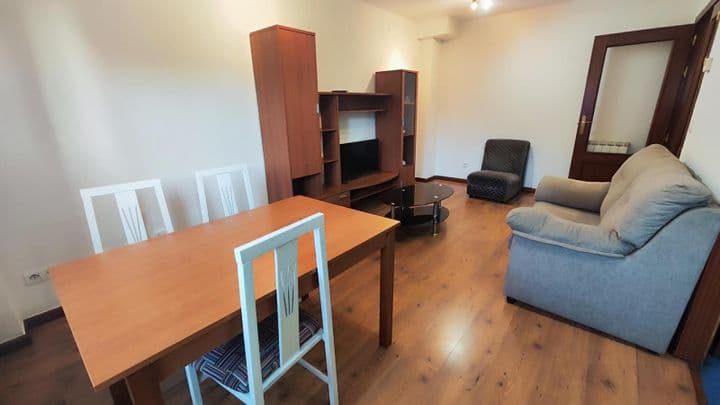 2 bedrooms apartment for rent in Leon, Spain - Image 6