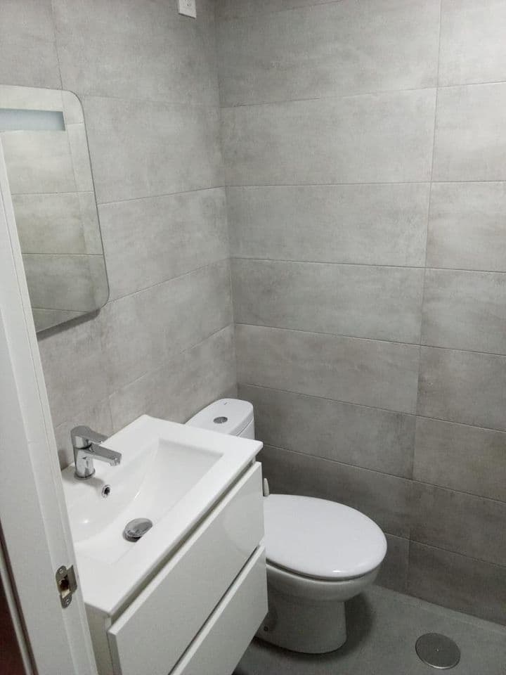 4 bedrooms apartment for rent in Beiro, Spain - Image 8