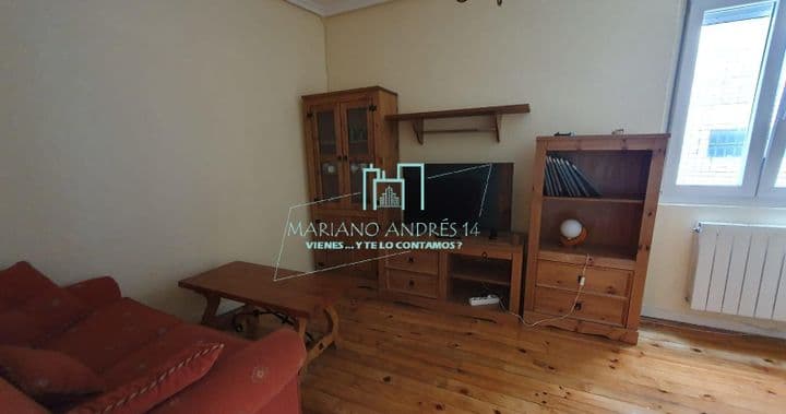 3 bedrooms apartment for rent in Leon, Spain - Image 2