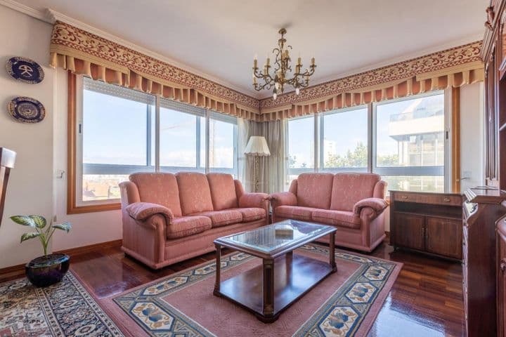 3 bedrooms apartment for sale in Corunna, Spain - Image 4