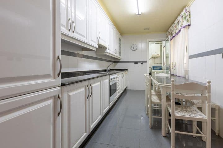 3 bedrooms apartment for sale in Corunna, Spain - Image 9