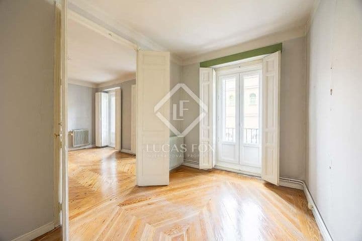 4 bedrooms apartment for sale in Madrid, Spain - Image 4