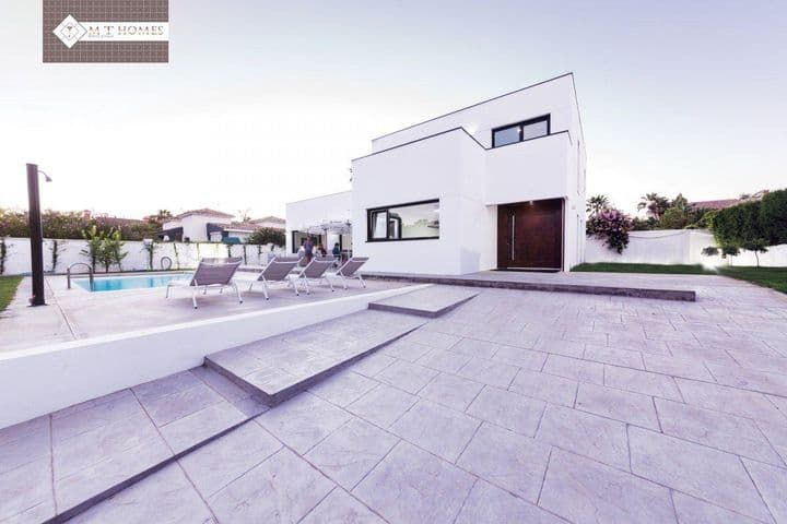 5 bedrooms house for rent in Marbella, Spain - Image 2