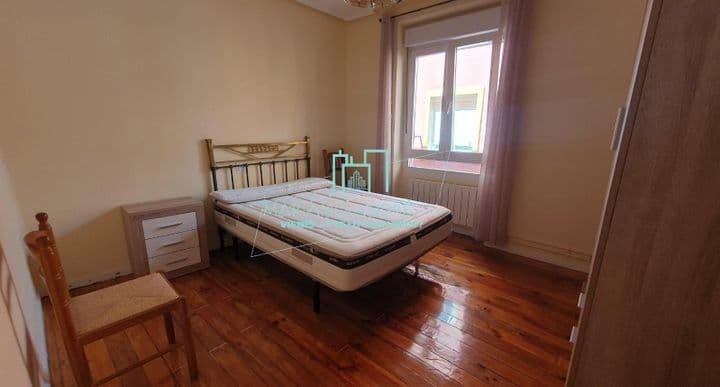 3 bedrooms apartment for rent in Leon, Spain - Image 3