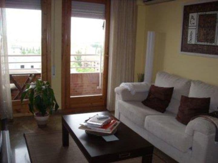 1 bedroom apartment for rent in Zaragoza, Spain - Image 2