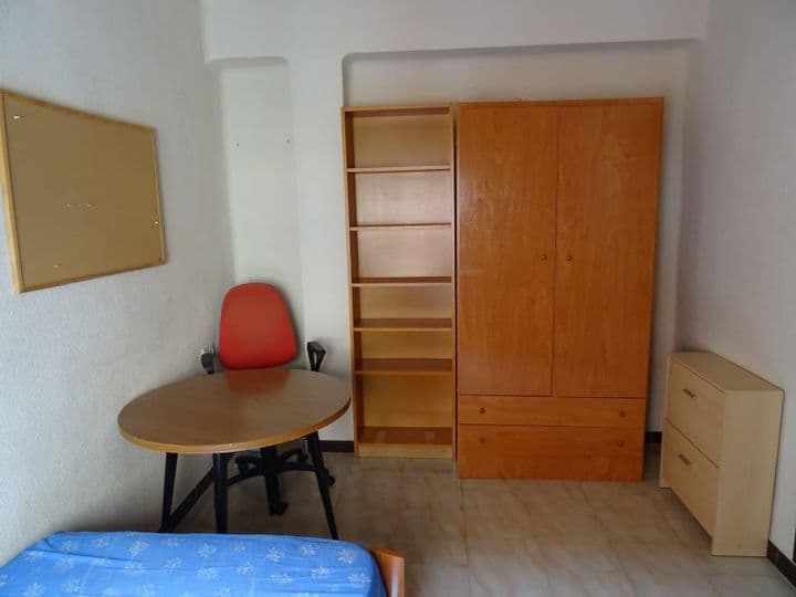 3 bedrooms apartment for rent in Beiro, Spain - Image 9